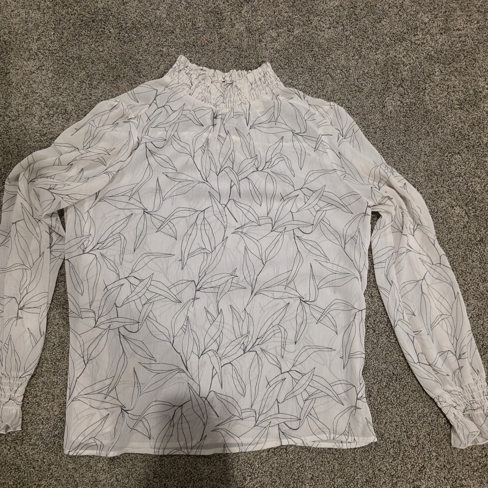A New Day White and Gray Leaf Print Blouse